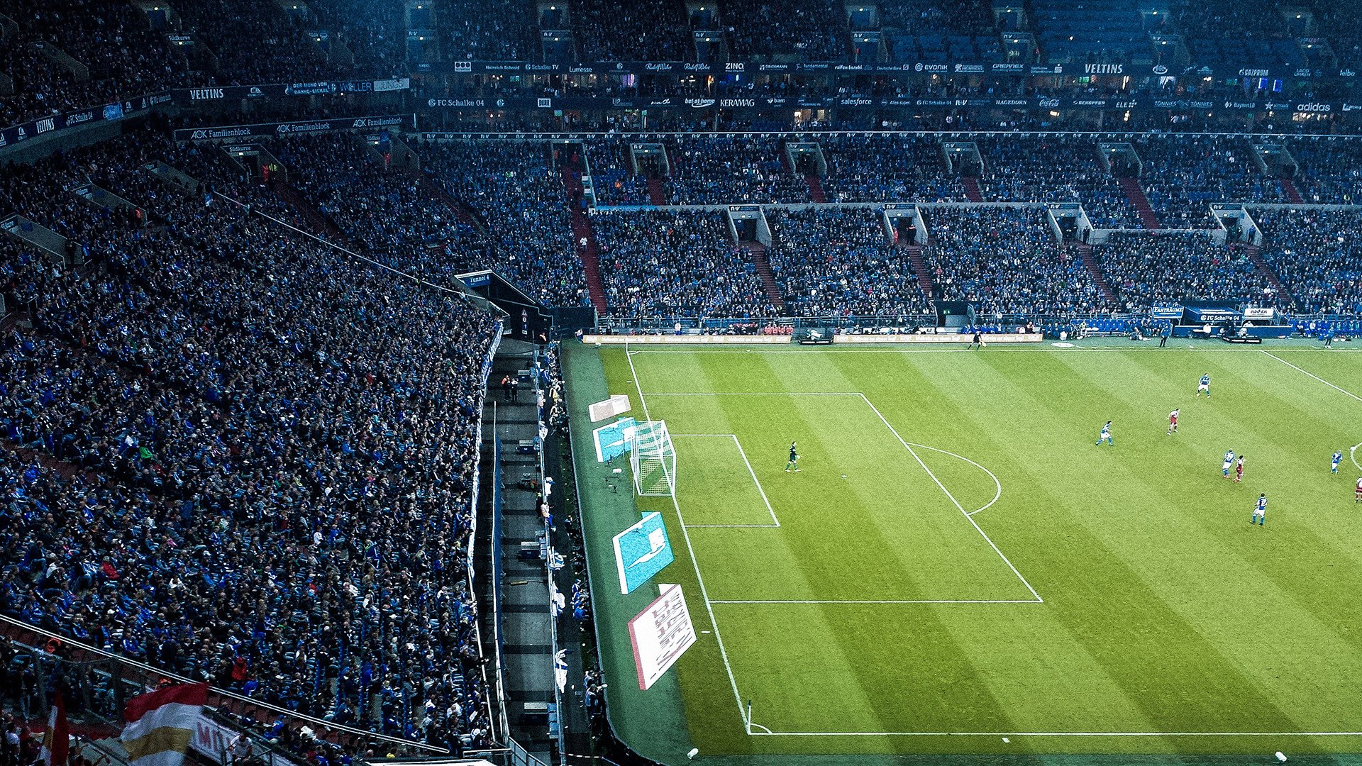 “足球+健康”理念在全国基层广泛传播,运动全民化深入人心,足球运动在全民健身中的意义